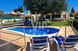 ALBUFEIRA - CENTRO -4 BEDROOMS - SWIMMING POOL AND GARDEN