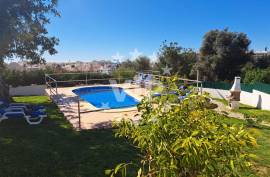 ALBUFEIRA - CENTRO -4 BEDROOMS - SWIMMING POOL AND GARDEN