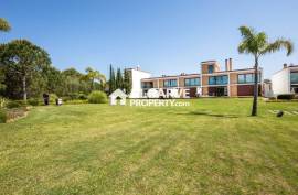 3+2 bedroom villa inside the Millennium Golf Course with fabulous golf views