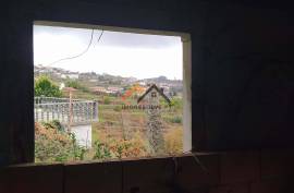 2 Villas to recover in Roriz with 1460m2
