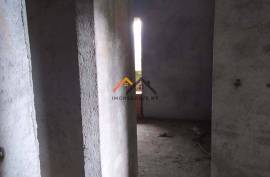 2 Villas to recover in Roriz with 1460m2