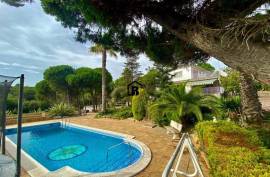 Exclusive Villa with 4000 m2 of garden and private pool in Lloret de Mar (Costa Brava)
