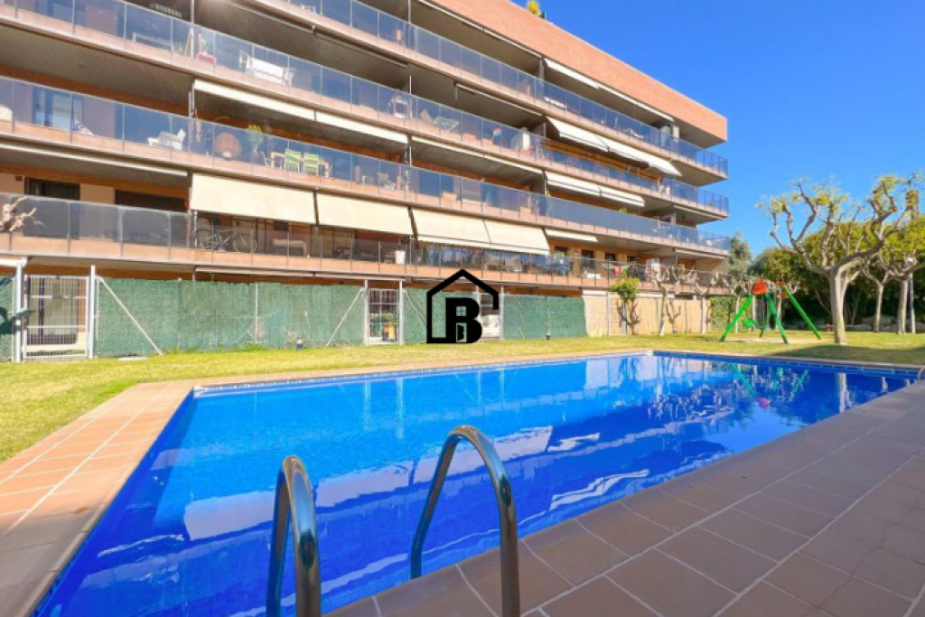 Beautiful penthouse with 3 bedrooms with communal garden and pool for sale in Salou - Costa Dorada