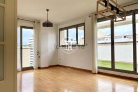 Penthouse in Nou Benicalap with common pool areas