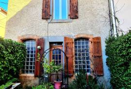 Pleasant Set Of 2 Village Houses Offering Main House Of 180 M2, Independent Gite Of 50 M2, Garage And Courtyard. Quiet Location Pleasant Set Of 2 Village Houses Offering Main House Of 180 M2, Independent Gite Of 50 M2, Garage And Courtyard. Quiet Location