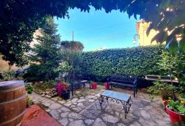 Pleasant Set Of 2 Village Houses Offering Main House Of 180 M2, Independent Gite Of 50 M2, Garage And Courtyard. Quiet Location Pleasant Set Of 2 Village Houses Offering Main House Of 180 M2, Independent Gite Of 50 M2, Garage And Courtyard. Quiet Location