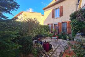 Pleasant Set Of 2 Village Houses Offering Main House Of 180 M2, Independent Gite Of 50 M2, Garage And Courtyard. Quiet Location Pleasant Set Of 2 Village Houses Offering Main House Of 180 M2, Independent Gite Of 50 M2, Garage And Courtyard. Quiet Location