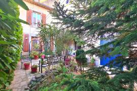 Pleasant Set Of 2 Village Houses Offering Main House Of 180 M2, Independent Gite Of 50 M2, Garage And Courtyard. Quiet Location Pleasant Set Of 2 Village Houses Offering Main House Of 180 M2, Independent Gite Of 50 M2, Garage And Courtyard. Quiet Location