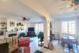 Pleasant Set Of 2 Village Houses Offering Main House Of 180 M2, Independent Gite Of 50 M2, Garage And Courtyard. Quiet Location Pleasant Set Of 2 Village Houses Offering Main House Of 180 M2, Independent Gite Of 50 M2, Garage And Courtyard. Quiet Location