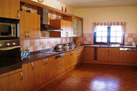 Attractive Large Five Bed Family Villa