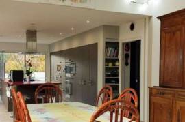 Modern Detached House with Garden Modern Detached House with Garden