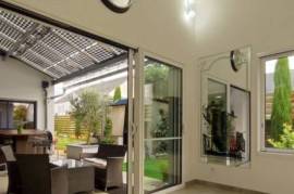 Modern Detached House with Garden Modern Detached House with Garden