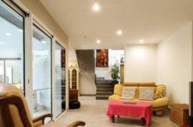 Modern Detached House with Garden Modern Detached House with Garden