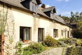 Detached Country House with Outbuildings and Land