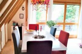 Stylish Chalet, privat garden . Tranquile, quiete location with best trafic connections.