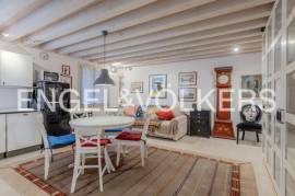Renovated Pied-à-terre, top investment