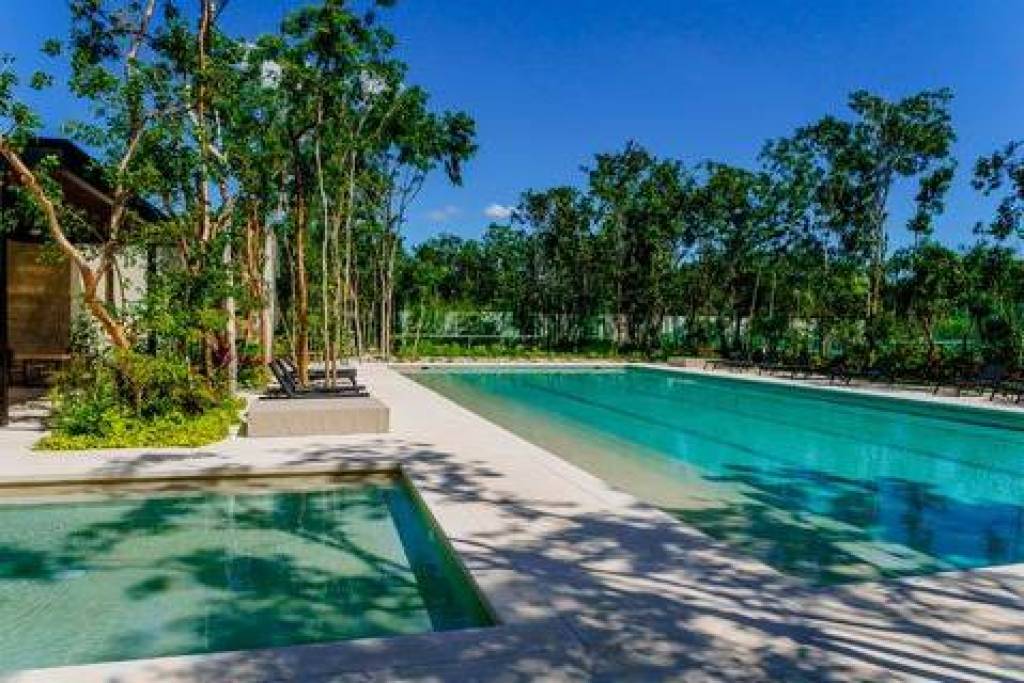 Build your dream home in a community w/premium amenities