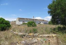 Land with ruin and area of 68550 m2, for sale in Almancil, Loulé