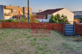 LAND WITH APPROVED PROJECT FOR HOUSE OF 3 FRENTES