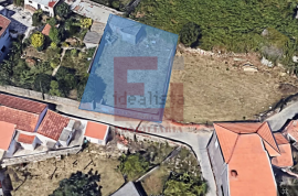 LAND WITH APPROVED PROJECT FOR HOUSE OF 3 FRENTES