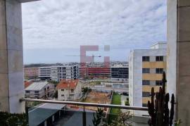 5 bedroom apartment, top floor, center of Vila Nova de Gaia