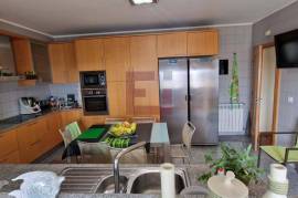5 bedroom apartment, top floor, center of Vila Nova de Gaia