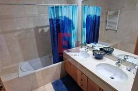 5 bedroom apartment, top floor, center of Vila Nova de Gaia