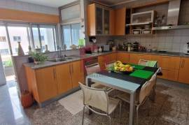 5 bedroom apartment, top floor, center of Vila Nova de Gaia