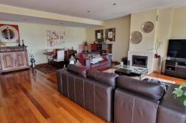 5 bedroom apartment, top floor, center of Vila Nova de Gaia