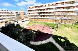T3 apartment in calm area Olhão (Algarve). Very spacious, light, quality finishing, super location.