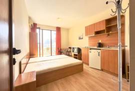 Furnished studio, 33 m2, with pool view...