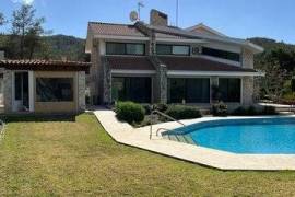 Luxury 4 bedrooms villa with huge garden and swimming pool in Mosfiloti, in Larnaca