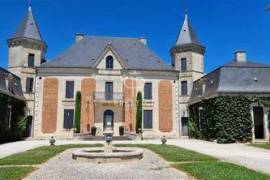 Elegant 6 bedroom chateau, with an additional 3 gites, situated in a quiet setting in Sainte Foy la Grande, within a large 300,000m2 plot with stunning views overlooking the Dordogne valley. This cer...