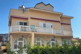 SRIMA, luxury house with 5 apartments, 2nd row from the sea, sea view