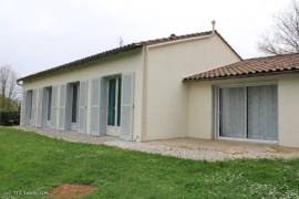 €234000 - Detached house on one level 5 minutes from Ruffec