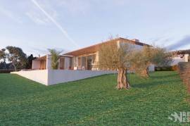 Luxury villa (under construction)