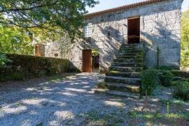 T6 family property, 546 m2 on 10,000 m2 / land, swimming pool and open views, Minho, Braga, Brunhais