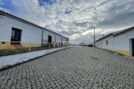 2 bedroom townhouse located on a plot of 90 m2 located in Sobral da Adiça