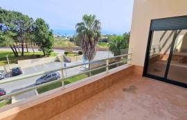 ALGARVE - ALBUFEIRA - PENTHOUSE T2 FOR SALE IN SALGADOS, VERY SPACIOUS, 500 METERS FROM THE BEACHES