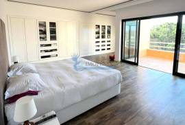 ALGARVE - ALBUFEIRA - PENTHOUSE T2 FOR SALE IN SALGADOS, VERY SPACIOUS, 500 METERS FROM THE BEACHES