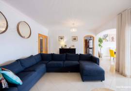 Family villa with private pool close to Burgau