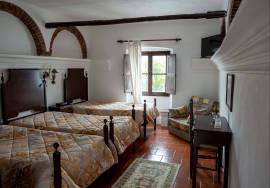 Rural tourism business opportunity located in the charming village of Arraiolos, in the heart of the Alentejo.
