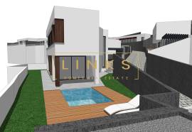 Exclusive Luxury Villa with Sea View in Private Condominium in Gaula: Your Dream Coastal Refuge