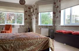 Detached house for rent in Jurmala, 475.00m2