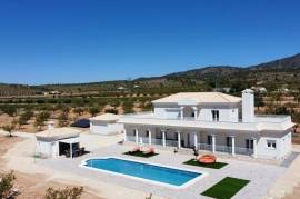 6 Bedrooms - Villa - Alicante - For Sale - N7760