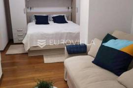 Zagreb, strict center, functional one-room apartment NKP 30m2