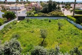 Carvoeiro well priced building plot for sale with sea views near the ocean