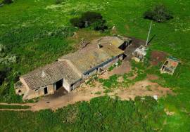 21 hectare farm 3.5 km from Praia da Luz and Burgau, with hotel/resort project