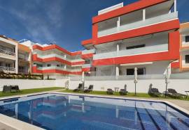 Tavira town centre 3 bed apartment with pool, roof terrace & private garage