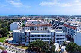 Town Centre Contemporary 4 Bedroom Penthouse Apartments